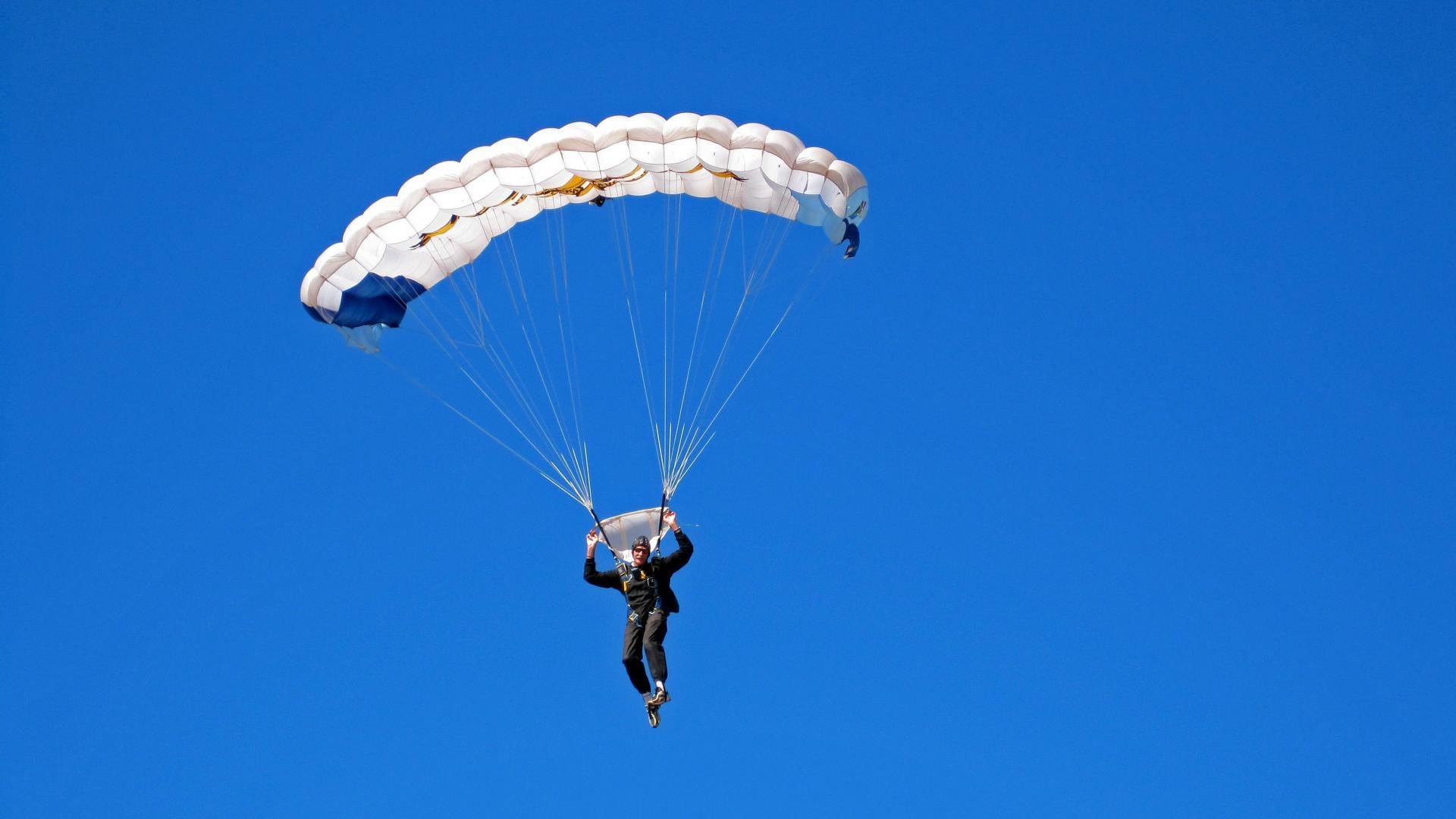 华体会最新网址-_疫情后首次线下大赛，观众热情高涨_，疫情期间线上线下的挑战